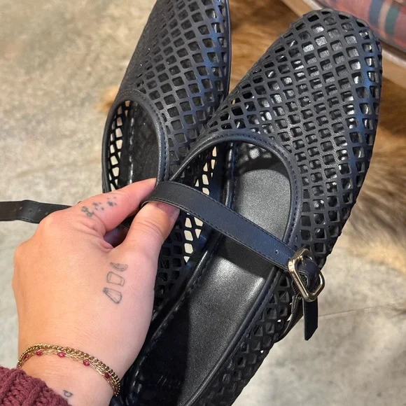 NWT H&M Black Mesh Women's Flats - Picture 4 of 4
